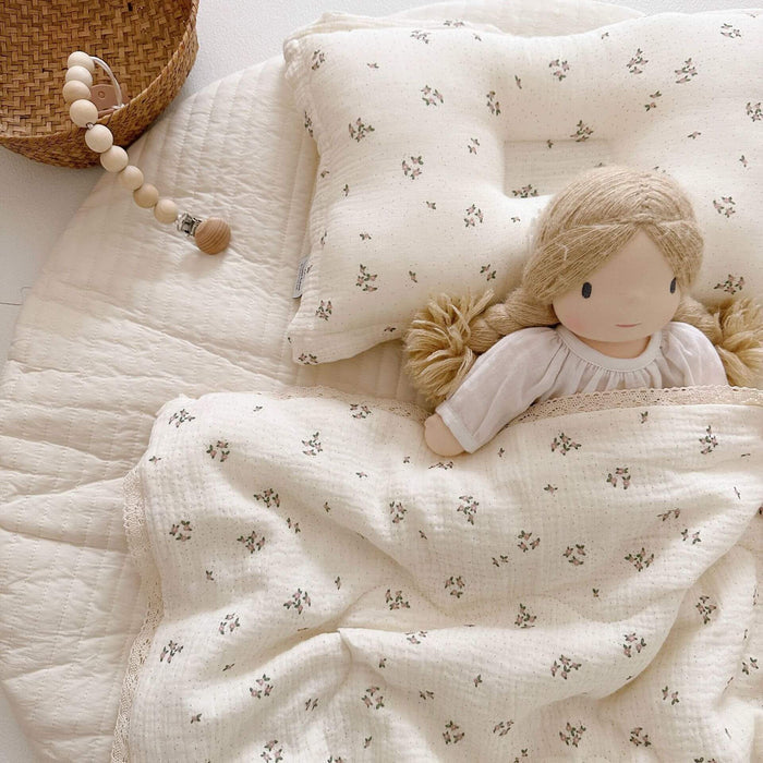 Dainty Flower Crib Bedding and Pillow Set