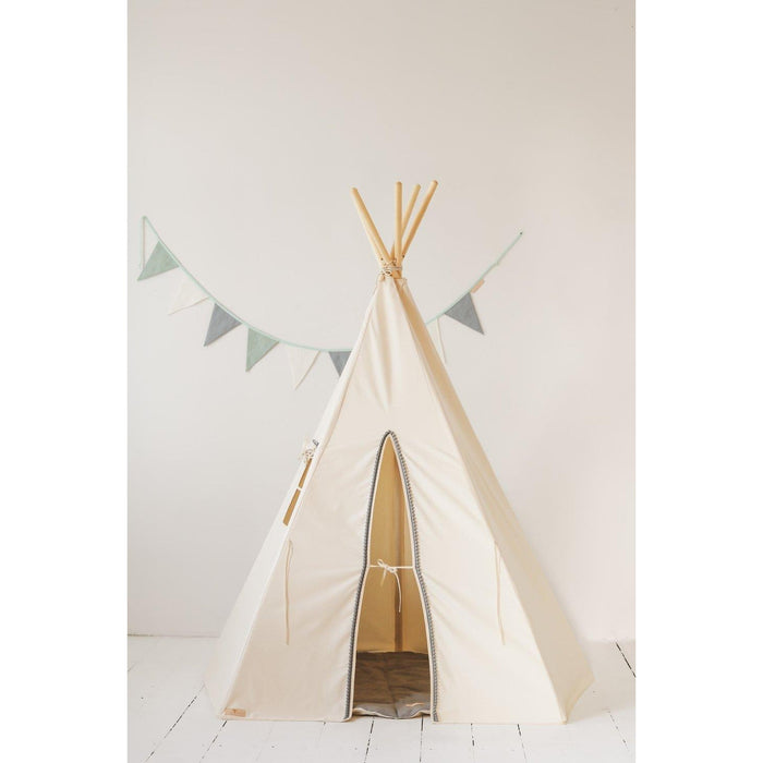 “Grey Pompoms” Teepee Tent with Pompoms