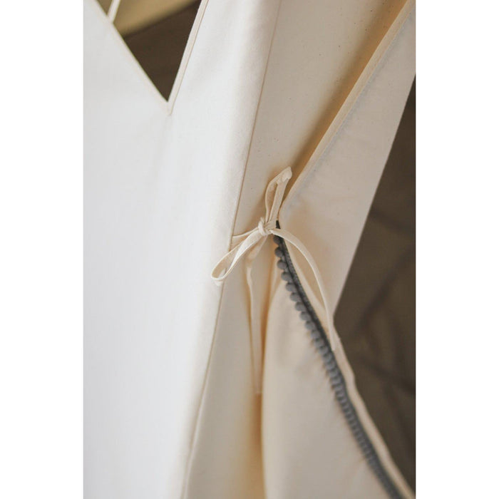 “Grey Pompoms” Teepee Tent with Pompoms