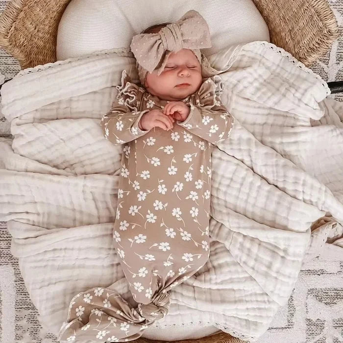 Newborn 6 Layer Gauze Muslin Swaddle - Cozy Nursery