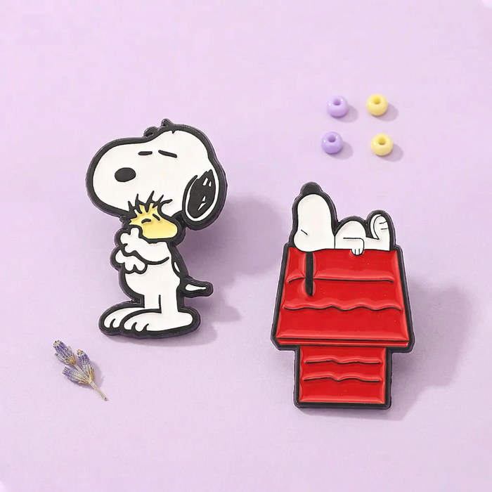 Peanuts Snoopy Enamel Pin - Happy Days