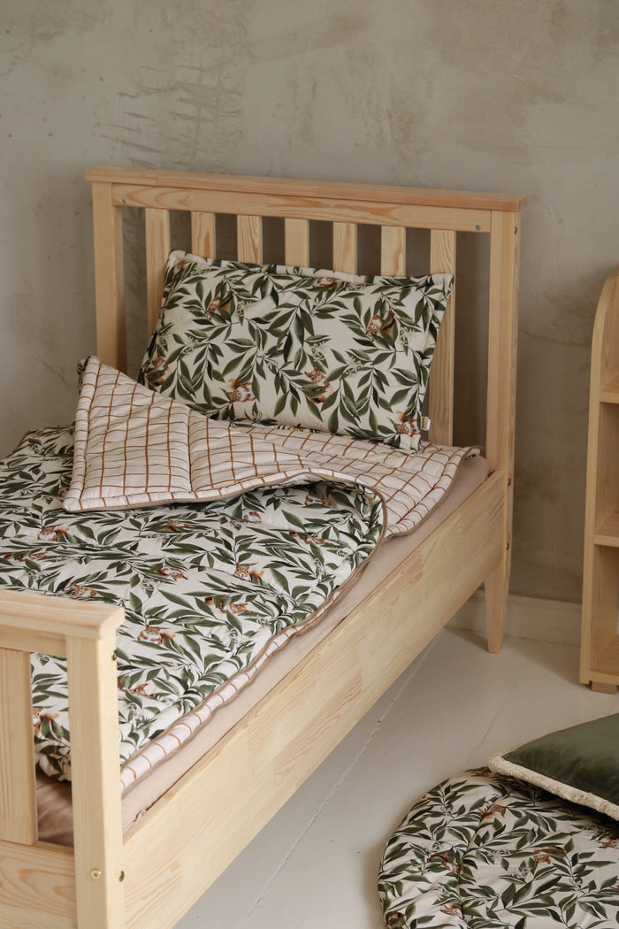 SLEEPING BAG WITH PILLOW WOODLAND