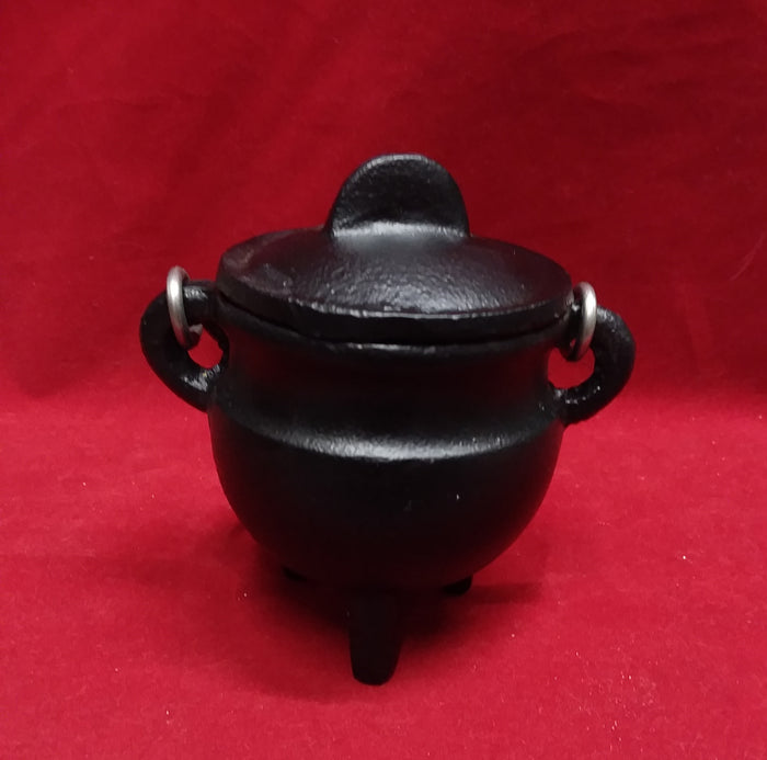 SMALL CAST IRON CAULDRON WITH LID (NO DESIGN)