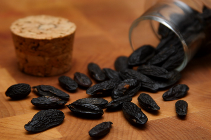 Tonka Beans (Whole)